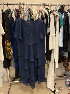 SLNY Navy Tiered V-Neck Midi Dress 👵MT